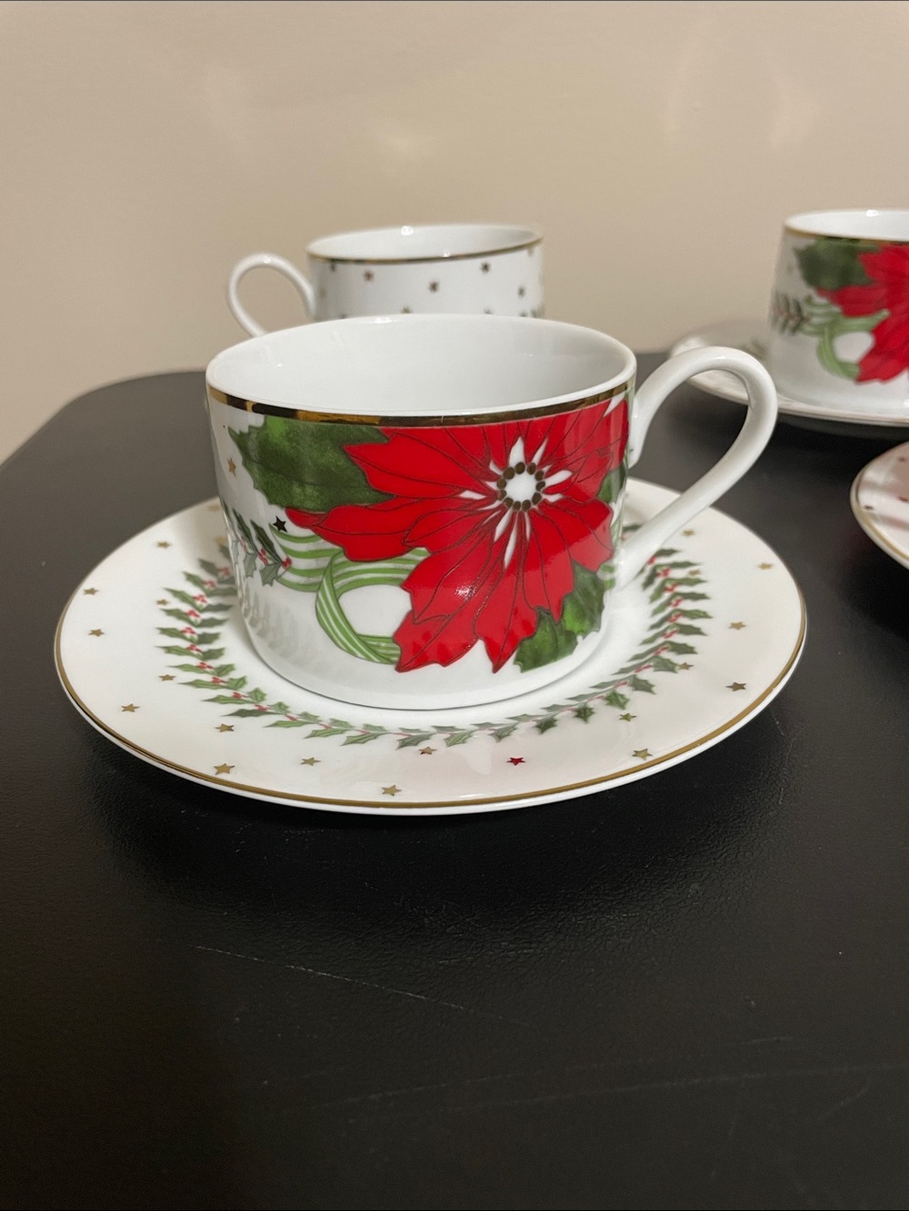 American Atelier by Suzanne Evans Poinsettia Cups & Saucers x 4